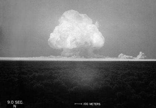 当蘑菇云升起时,天才的双手在颤抖