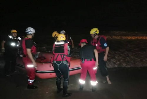 当海风卷走谎言 摩托少年驶入命运迷局