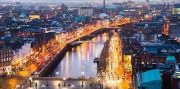 ■爱尔兰小镇走出的年度神剧