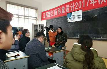 一、成人短期技能培训学校的特色