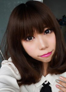 一、选择合适的芭比娃娃学化彩妆视频教程