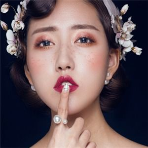 一、彩妆造型师萍萍的从业经历