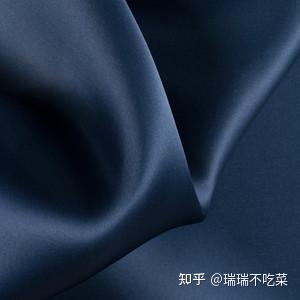 一、轻盈面料的选择与应用