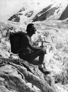 一、登山服饰的重要性