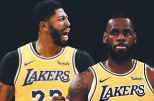 湖人交易流言不断,詹姆斯称专注于比赛本身,湖人官推发布詹姆斯入场照