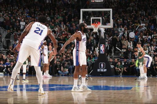 76人里德防守积极,里弗斯要求其保持强度,76人新秀里德