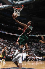 雄鹿球馆科技感十足,字母哥称很震撼,雄鹿队字母哥叫什么名字