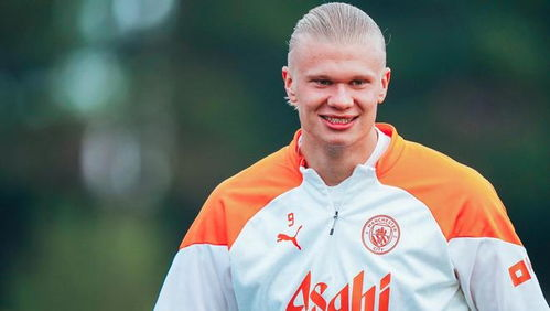 英超:曼城福登与哈兰德配合愈发默契,进球效率持续攀升,瓜帅将哈兰德视为头号引援目标 曼城报价1