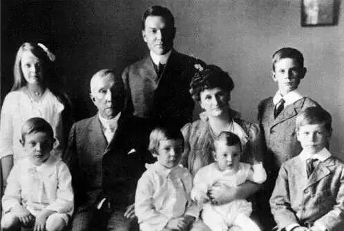 三、家族长辈角色介绍