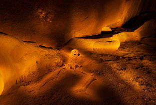 三、探险过程中的惊心动魄