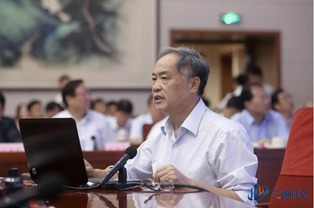 五、探讨幕后制作，了解创作背景