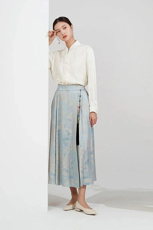 新中式服饰海外热销：文化输出驱动品类扩张，展现中华美学魅力，引领全球时尚潮流