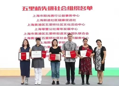 三、社会文化因素对女性观众选择的影响