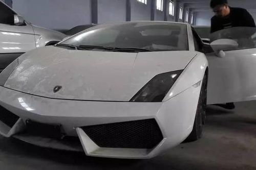 4. 《黑道之家》的豪华车与禁忌爱