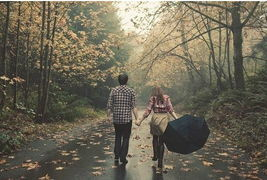 三、情感走向：家庭与爱情的交织