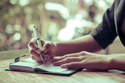 五、创作技巧与情感表达的探讨