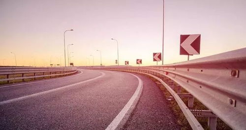 五、光明与希望的象征：照亮未来的道路