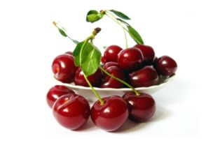 一、草莓与樱桃：春季的鲜美果实