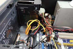 装机实战：胆大心细，螺丝刀下的艺术与秩序