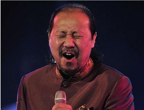 三、套马杆 - 腾格尔