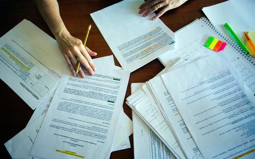 一、基础报关材料清单：缺一不可的通行证