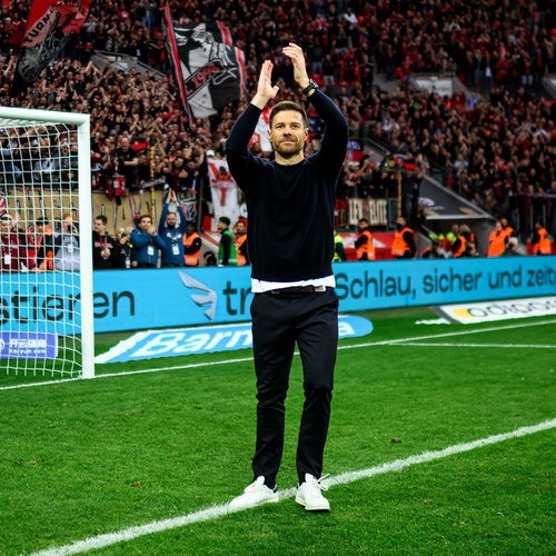 勒沃库森：阿隆索的精密机器，诠释控球与效率的完美平衡