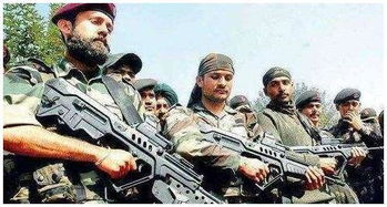 三、女子别动队的战术与战斗技巧