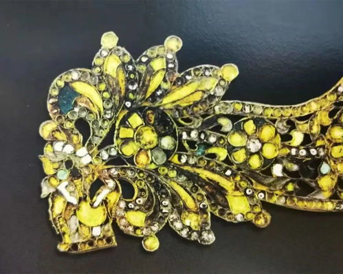 跨境金饰镶钻的定义与背景