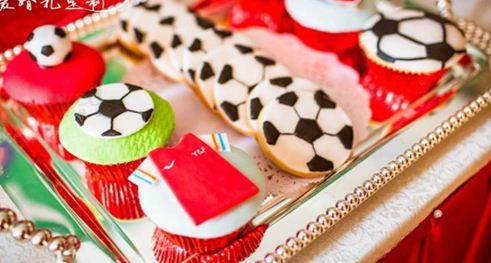 创意设计：打造引爆市场的世界杯主题蛋糕插牌