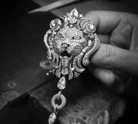 二、香奈儿（Chanel）——优雅与经典的象征