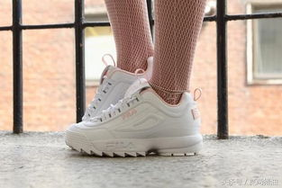 三、休闲鞋的搭配技巧