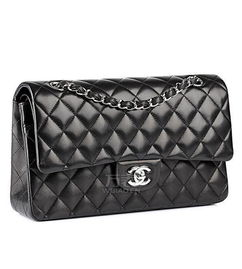 二、香奈儿（Chanel）- 时尚界的传奇