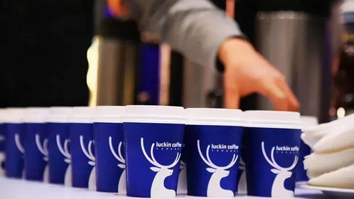 三、瑞幸咖啡：线上线下融合，打造新零售模式