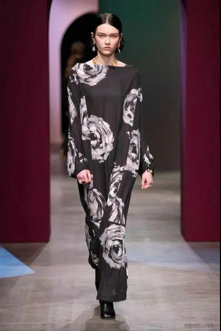 三、T恤印花图案的流行趋势