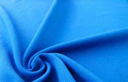 一、轻盈透气的面料选择