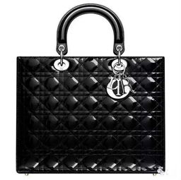 一、女包品牌概述