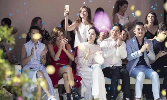 二、巴黎时装周走秀视频的观看技巧