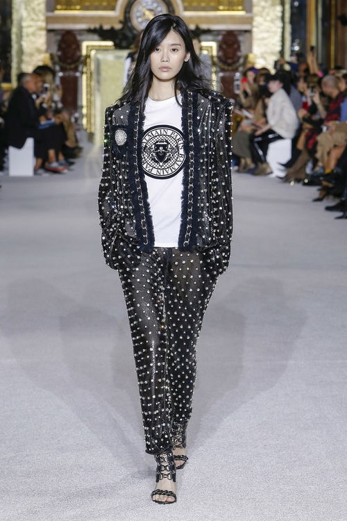 三、巴黎时装周走秀视频的传播价值