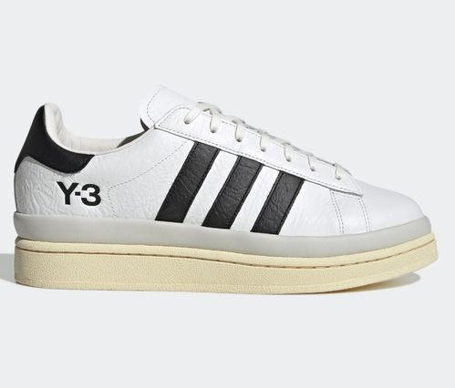 二、阿迪达斯（Adidas）- 德国工艺的典范