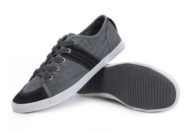 三、如何选购男士休闲鞋