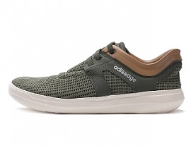 二、阿迪达斯（Adidas）- 德国品质的时尚代表