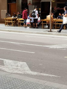 三、街头潮牌：个性与自由的代表