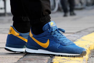 二、关注休闲运动鞋的材质