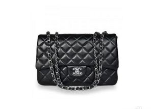 一、香奈儿2.55经典翻盖包