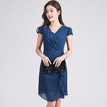 三、黑色吊带真丝连衣裙的保养方法