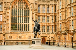 三、英伦风情的奢华品牌