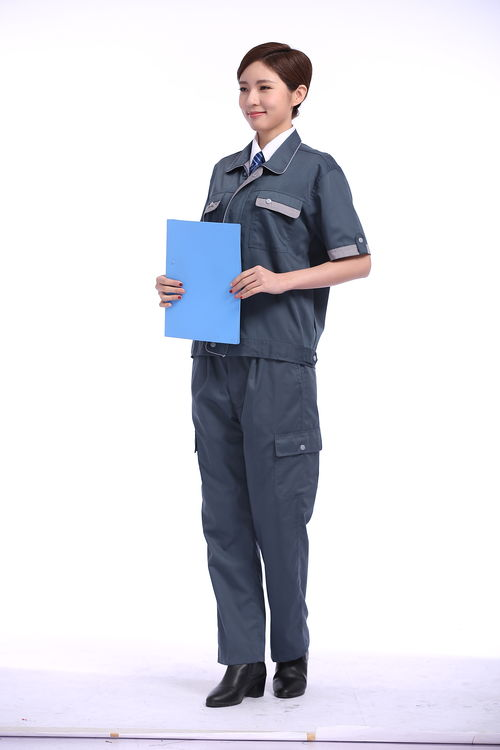 一、为何选择定做工作服？