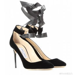 二、Jimmy Choo（周仰杰）- 英国皇室御用鞋履品牌