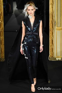 一、微缩时装秀的起源与发展