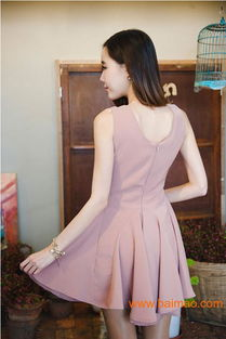 一、了解女高档连衣裙的材质与款式